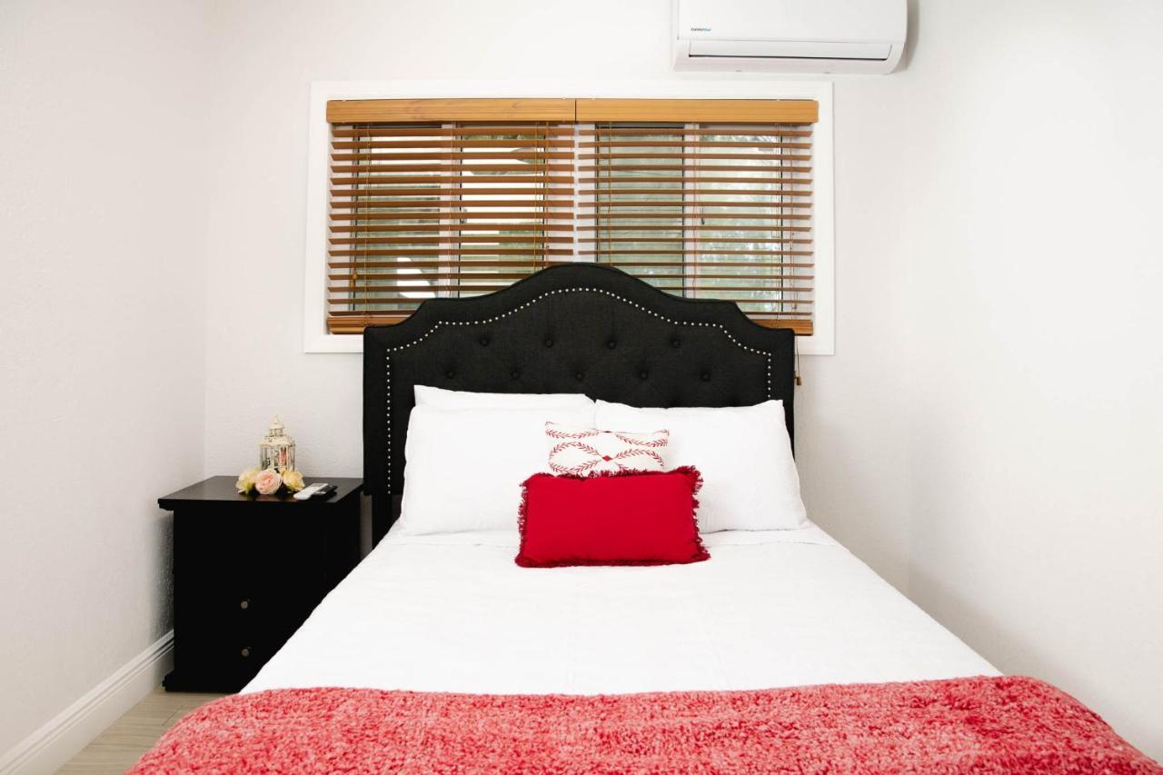 Sheer Bliss Beachview Apt #2 George Town Exterior foto